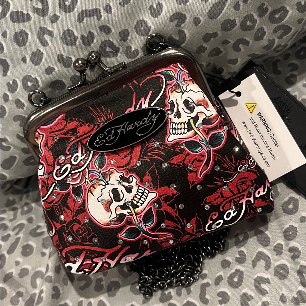 Ed Hardy Black & Red Skull Print Kiss-Lock Crossbody Clutch - Picture 2 of 4